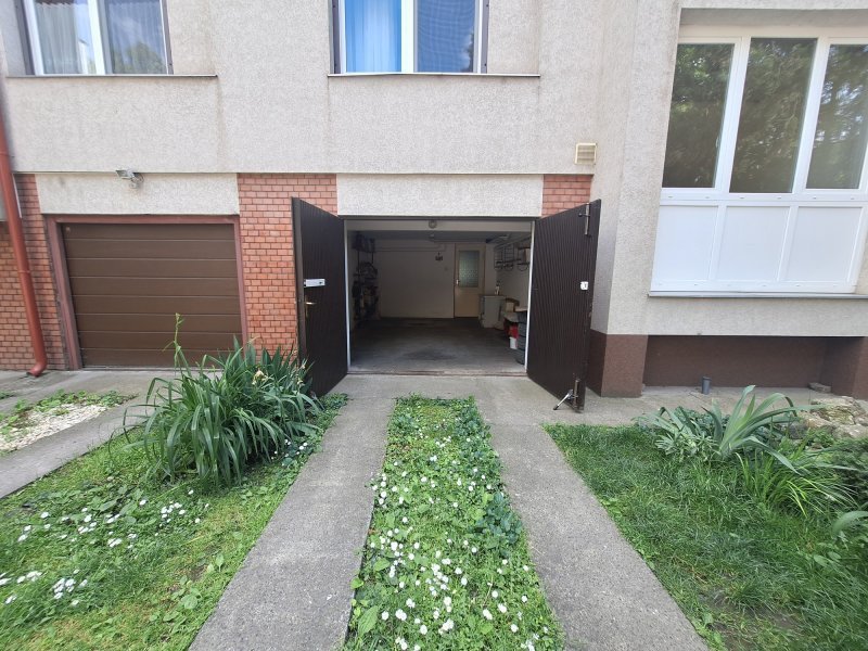 Avar utca, garázs - 19 m2 - Garázs