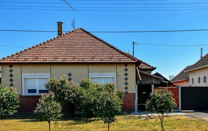 KISZOMBOR, TISZA U. CSALÁDI HÁZ - 100 m2 - Családi ház