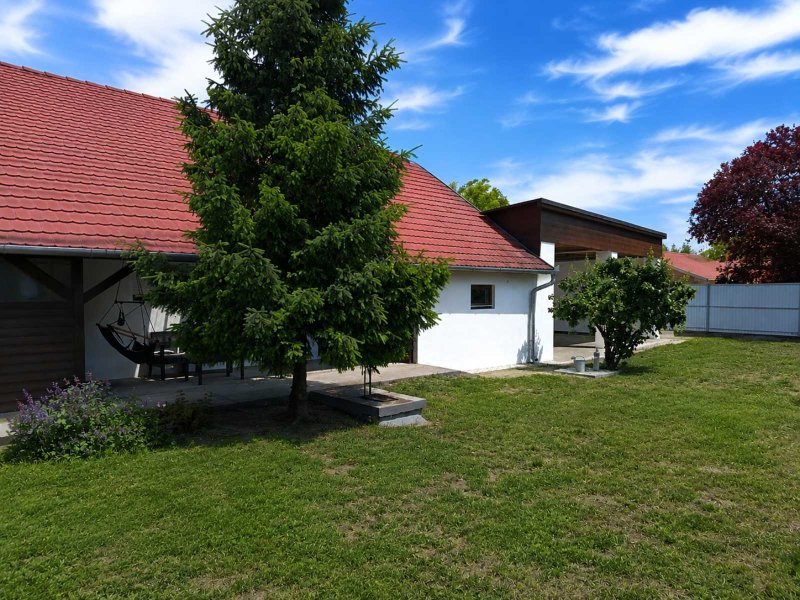 MAKÓ, SZEMERE UTCA - 94 m2 - Családi ház